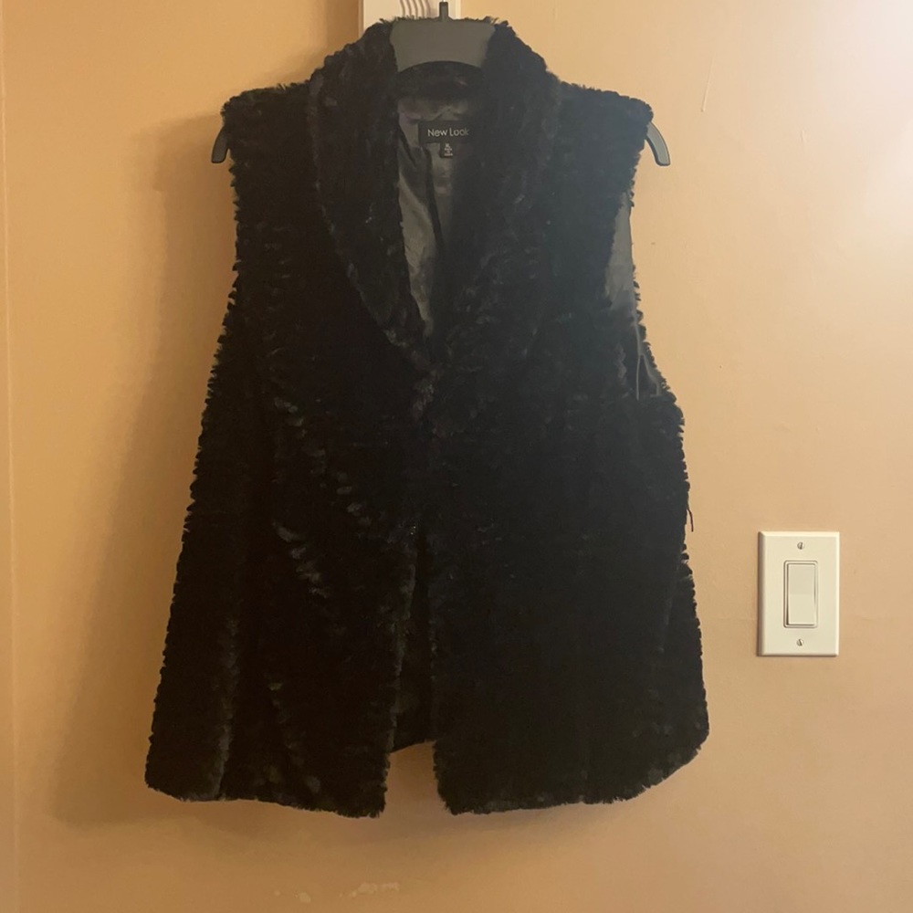 Faux fur vest pre owned great condition